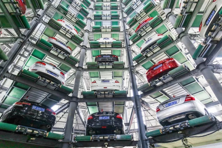 湖南首个智能化多出入口圆形塔式立体停车场天元区行政中心全自动环保