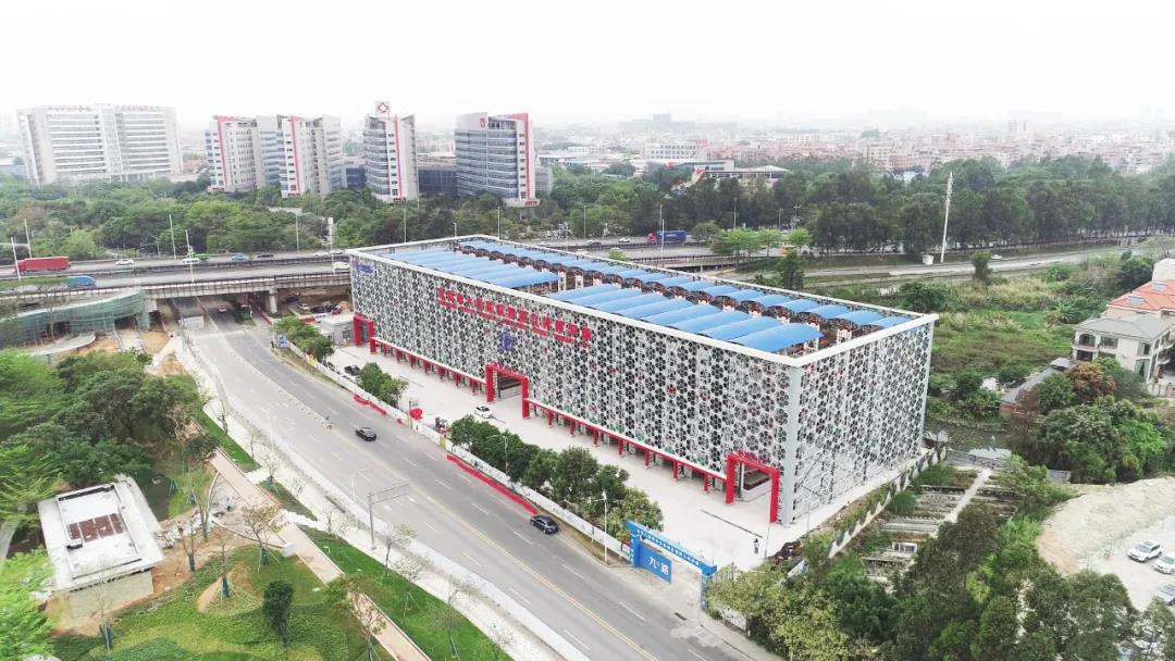 13、六顺六通丨东莞市人民医院垂直循环立体停车场，致力建设“智慧城市、智慧交通”